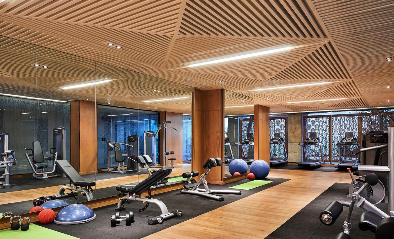 פאנג'י Taj Cidade De Goa Horizon, Goa מראה חיצוני תמונה The gym at The Dorchester